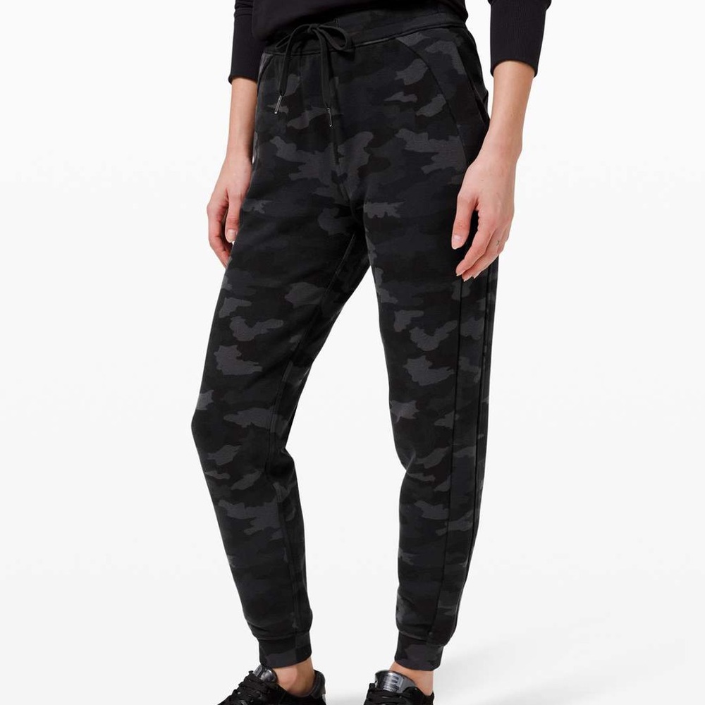 Camouflage LuLuLemon Scuba Joggers